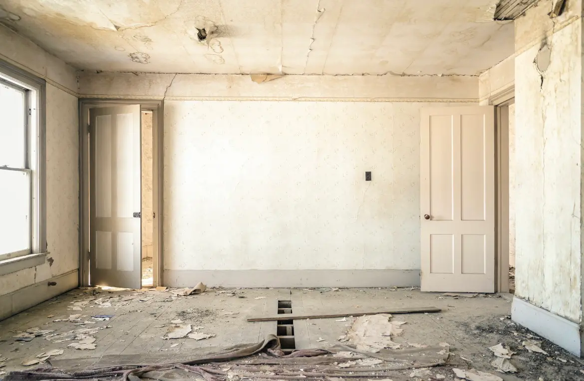 Waste disposal crew managing a cleanout project in Norton Shores